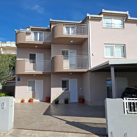 Apartment Ante Dugi Rat Buitenkant foto