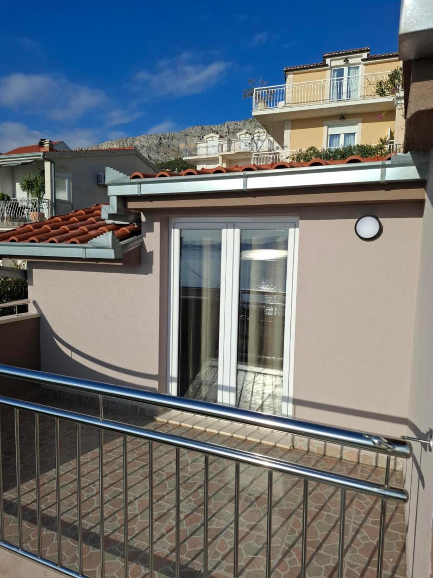 Apartment Ante Dugi Rat Buitenkant foto